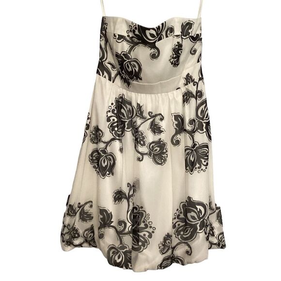 Elegant Black and White Floral Strapless Dress - Picture 2 of 5